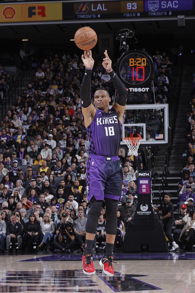 开云体育下载网页版-今天不铁，威斯布鲁克全场16投8中&amp;amp;三分8中4，拿下22分7助攻